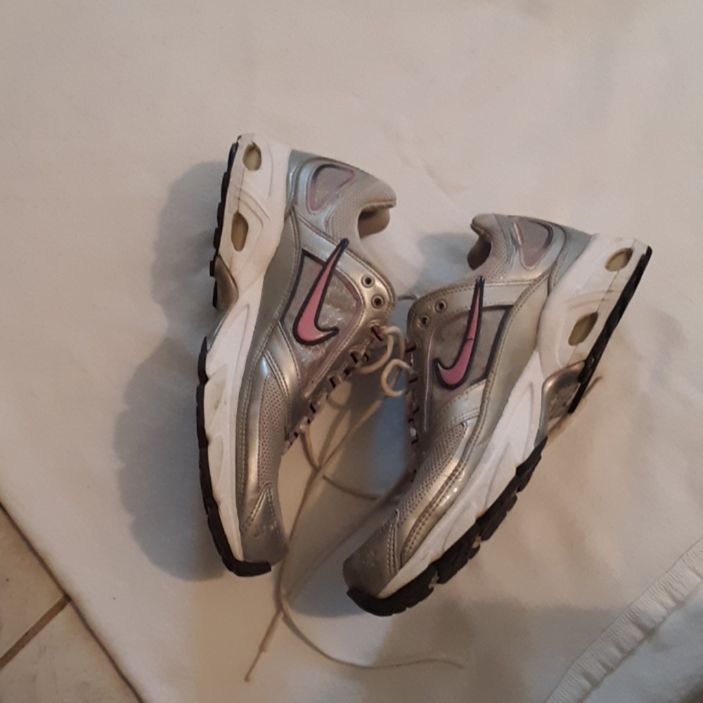 Woman's sneakers